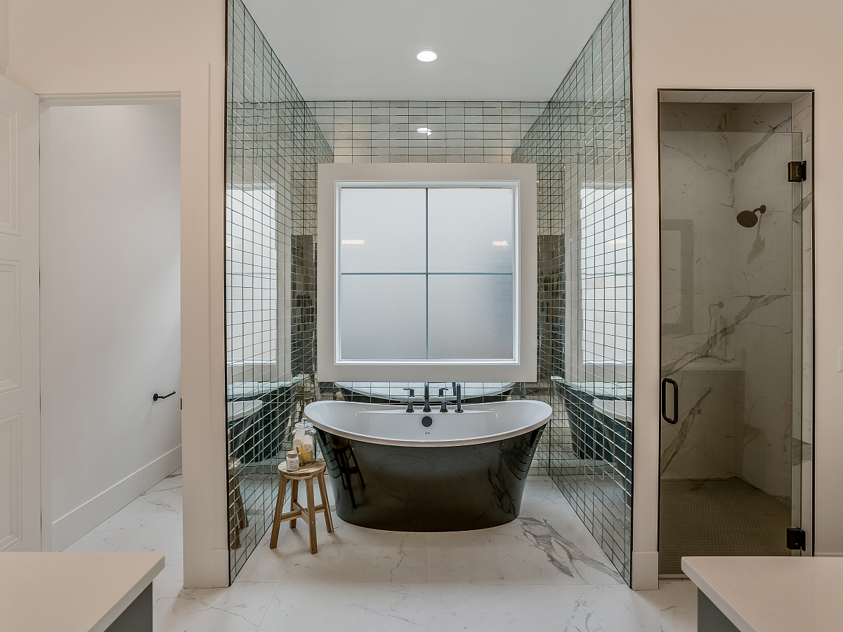 Vantage Homes custom home — Bathroom